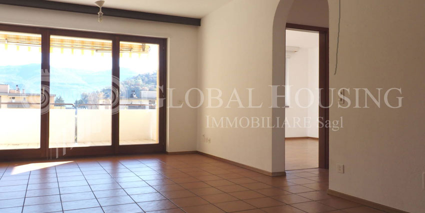 CASLANO: Large and bright 4½ room apartment with two terraces