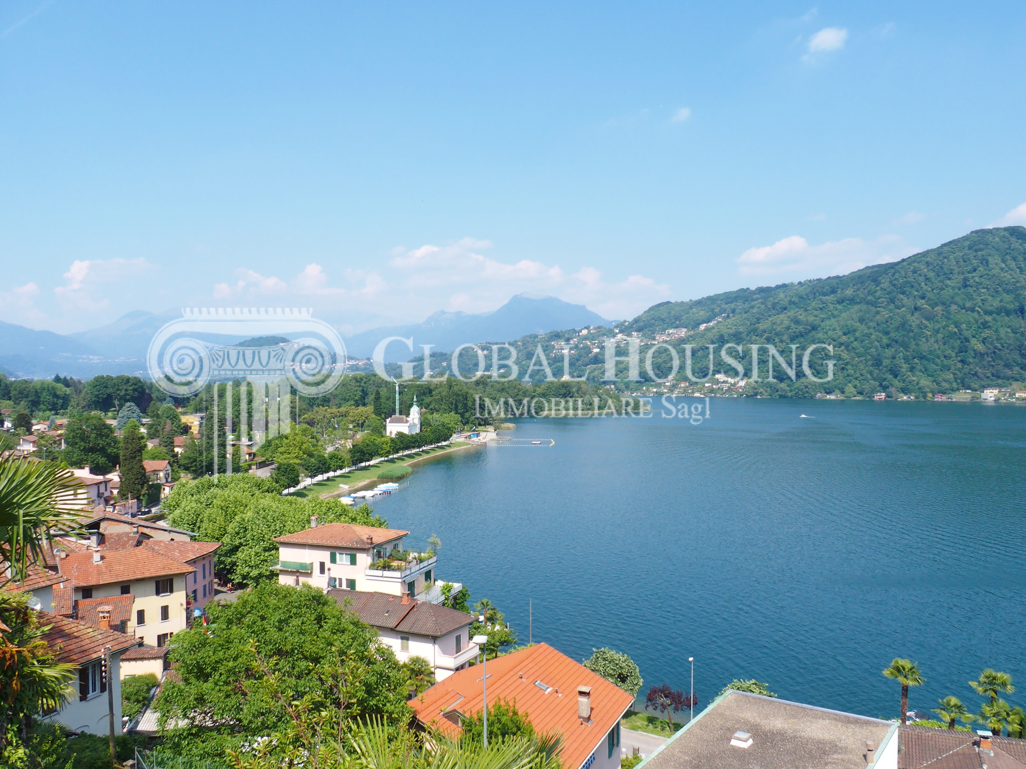 Caslano: Modern villa with spectacular lake view