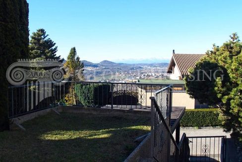 Casa con vista panoramica in vendita a morbio superiore