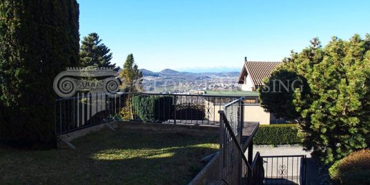 MORBIO SUPERIORE: Casa con vista panoramica