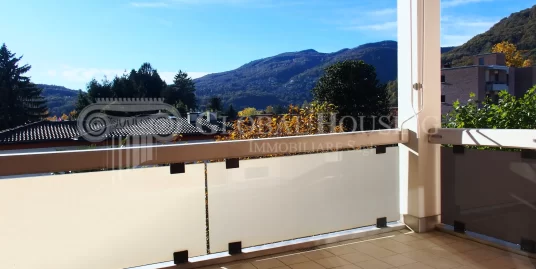 CASLANO: Accattivante attico 3½ locali